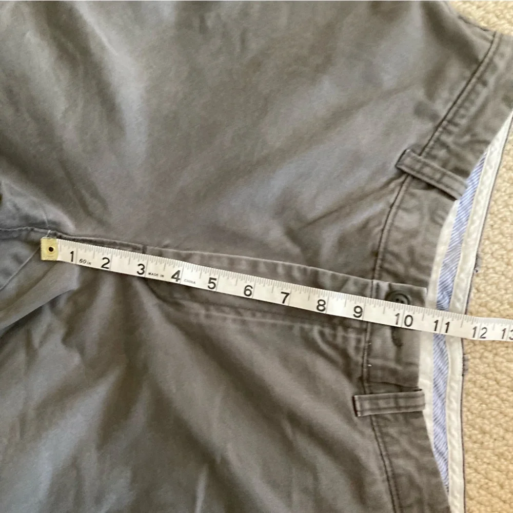 J. Crew Classic Chino Pants Grey Bottoms Men’s Size W 32 x L 32 FLAW HOLE